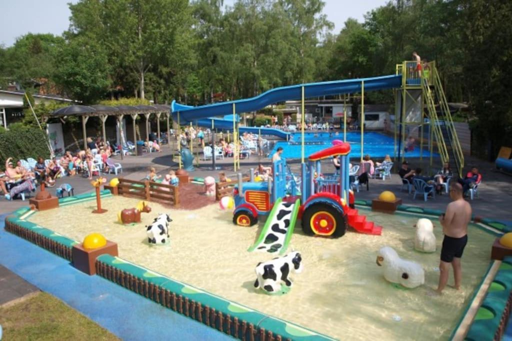 Te Huur: Leuke 4-Persoons Stacaravan Op Top Locatie! Hoenderloo Exterior photo